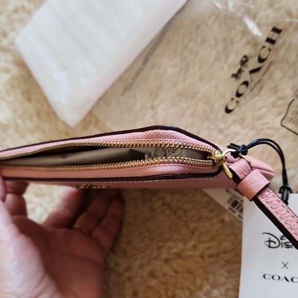 Adorable NWT Coach Disney X Pink Mickey & Minnie Crn Zip Wristlet 🩷🐭🖤 - Picture 6 of 13